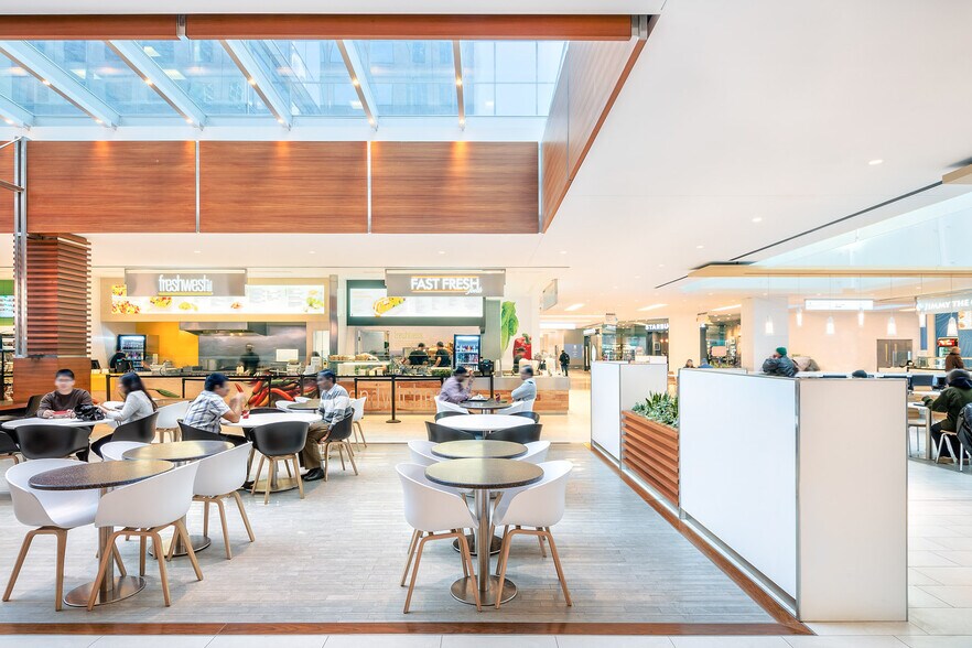 More Photos Of 20 Bay St, Toronto Coworking Space