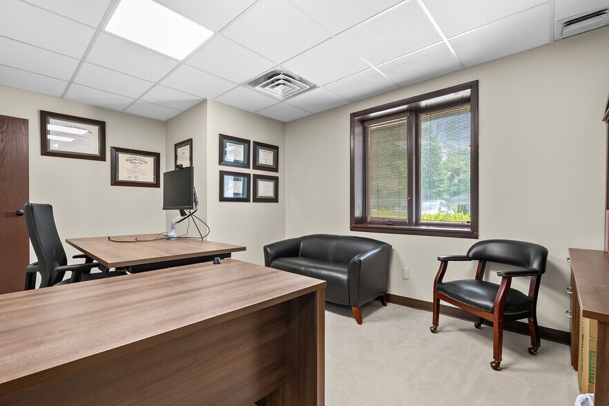More Photos Of 1516 Trimble Ave, Kalamazoo Office For Sale