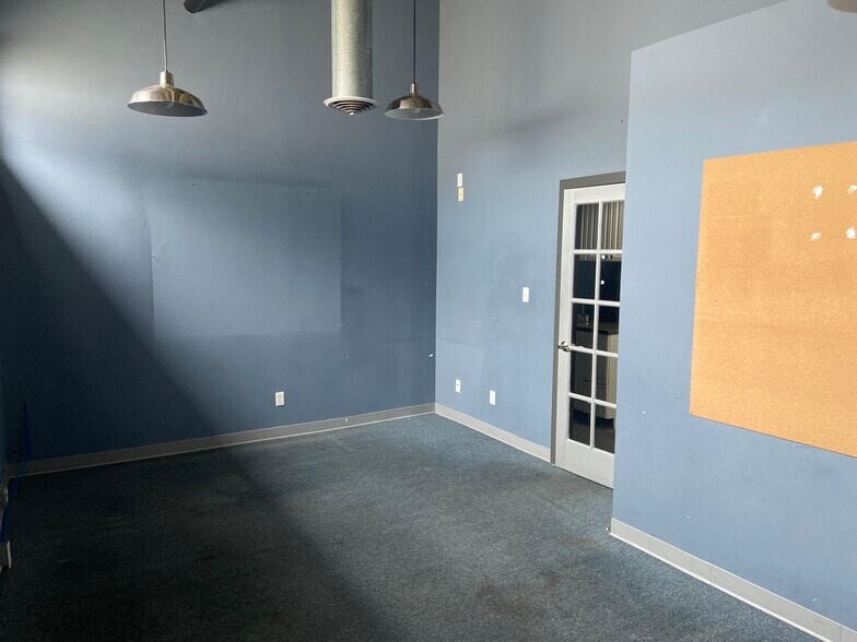 More Photos Of 10 Lackawanna Plz, Montclair Storefront Retail Office For Lease