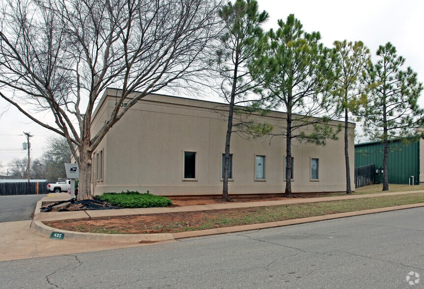 More Photos Of 405 W 2nd St, Edmond Office For Lease