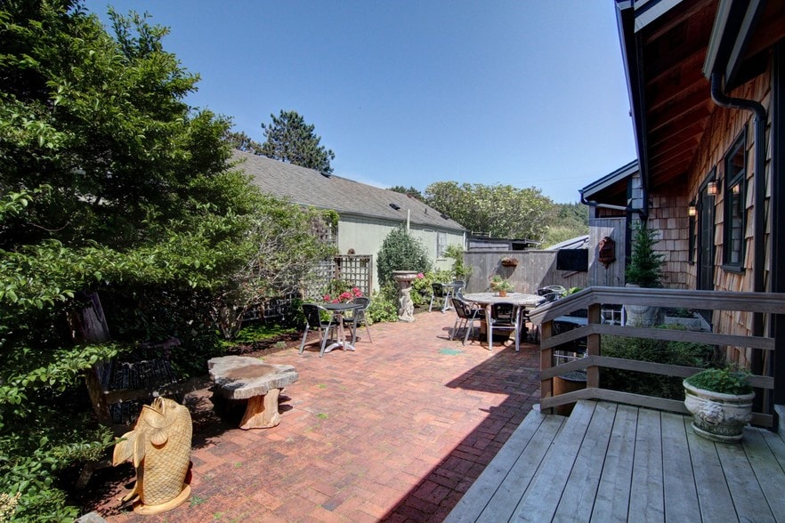 More Photos Of 263 N Hemlock St, Cannon Beach Restaurant For Sale