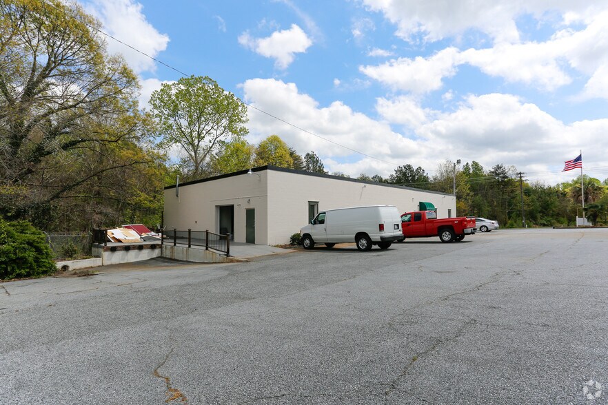 More Photos Of 2232 Plastics Dr, Gastonia Light Distribution For Sale