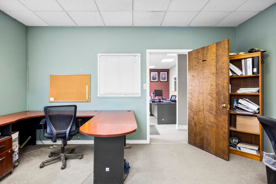 More Photos Of 433 N Pearl St, Albany Warehouse For Sale