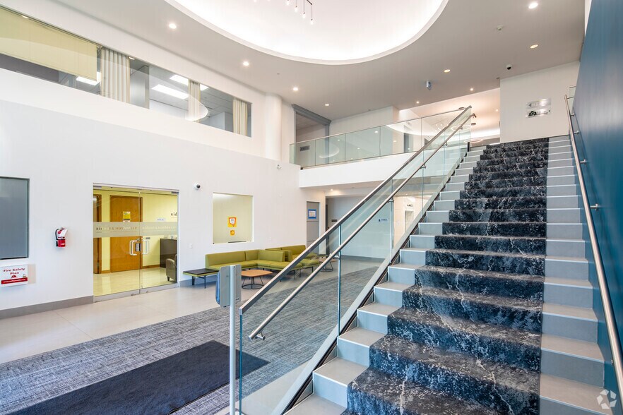 More Photos Of 5500 N Service Rd, Burlington Office For Lease