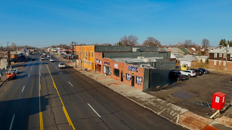 More Photos Of 15310-15322 W Warren Ave, Dearborn Freestanding For Lease