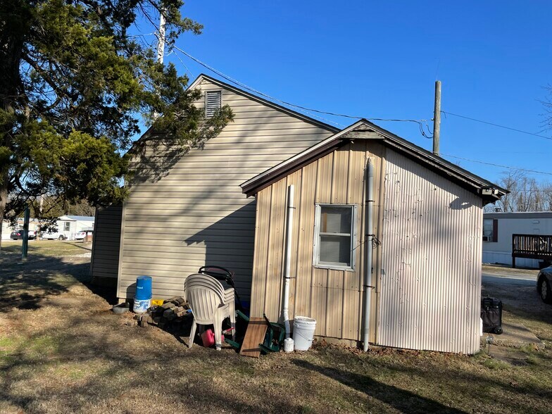 More Photos Of 2902 Clay St, De Soto Manufactured Housing Mobile Home Park For Sale