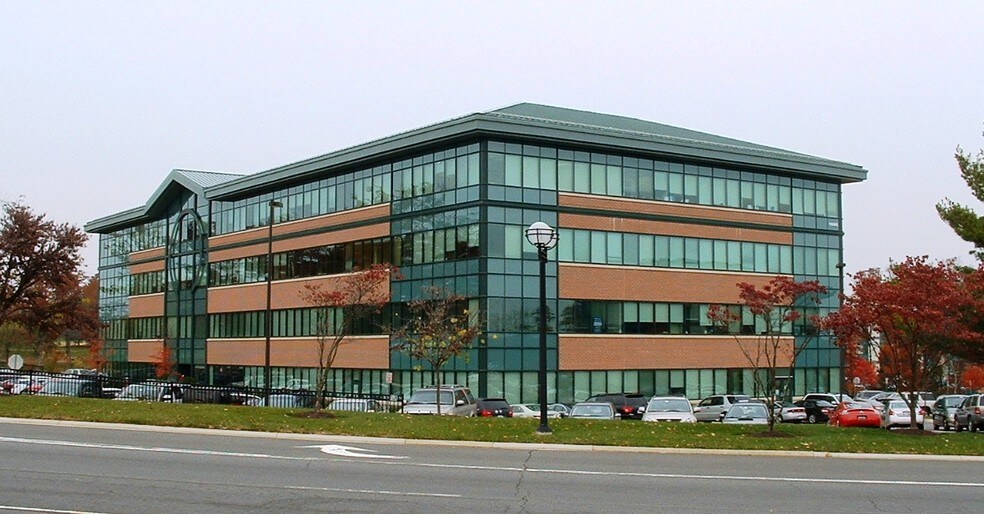 More Photos Of 19465 Deerfield Ave, Lansdowne Medical For Sale