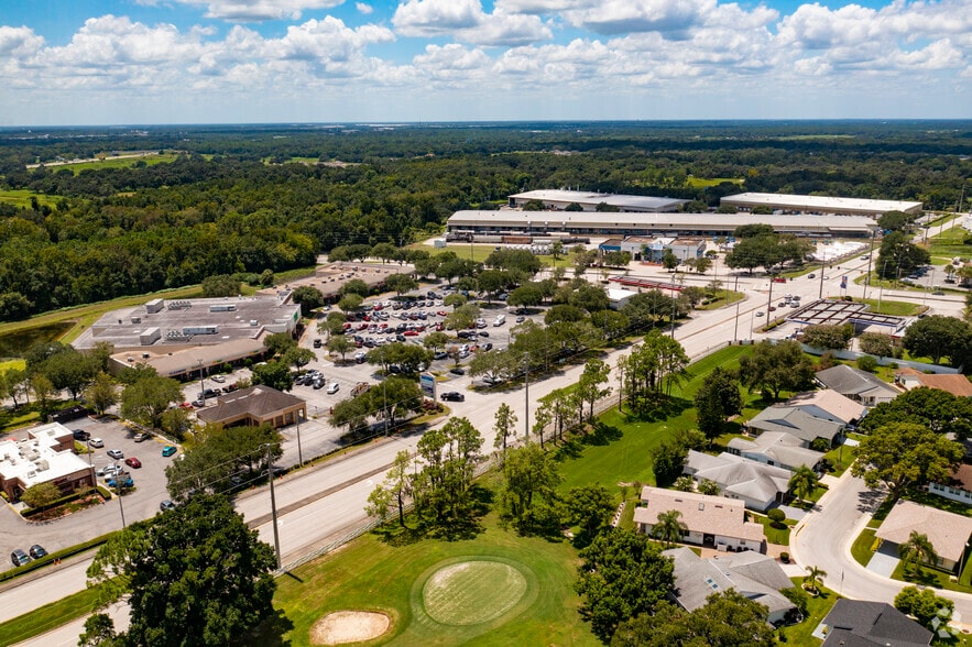 More Photos Of 2300 Griffin Rd, Lakeland Unknown For Lease