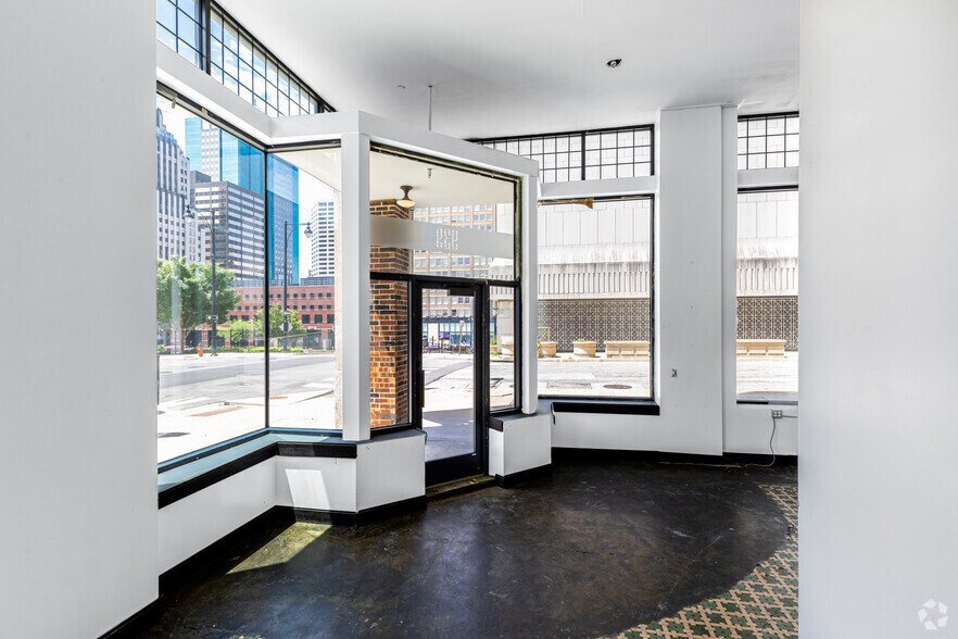 More Photos Of 939 McGee St, Kansas City Storefront Retail Office For Lease