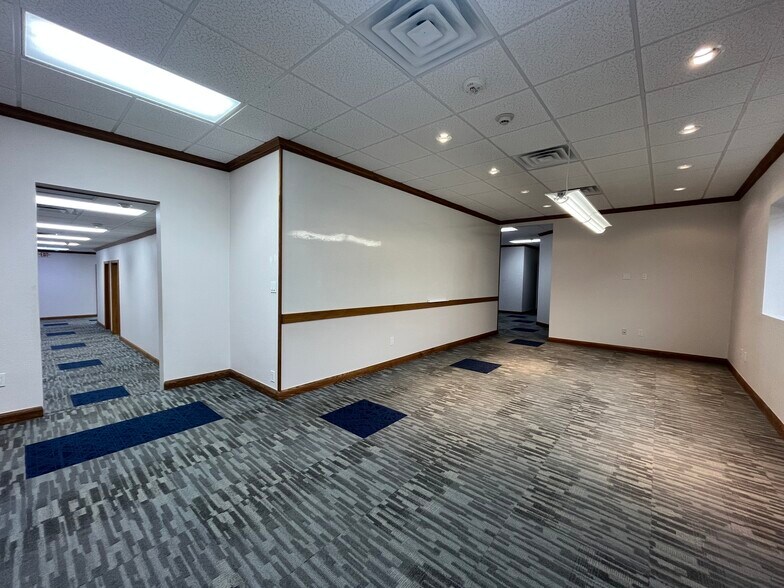 More Photos Of 10858 FM 346 W, Flint Office For Sale
