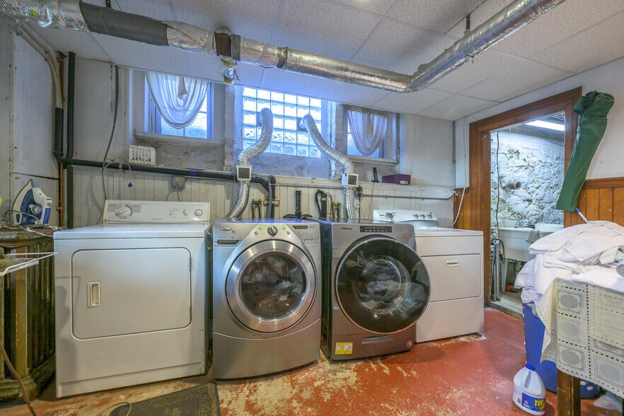 More Photos Of 518 Main St, Great Barrington Hospitality For Sale