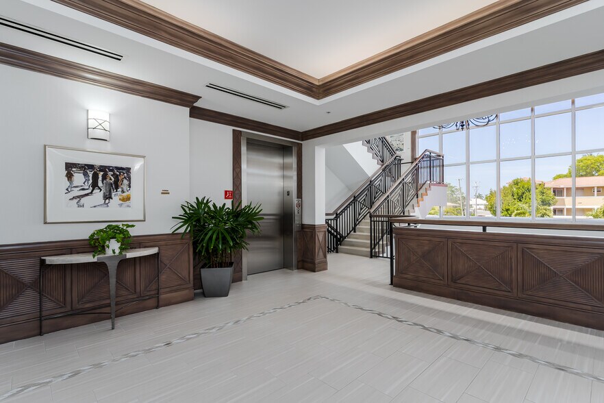 More Photos Of 599 9th St N, Naples Medical For Sale