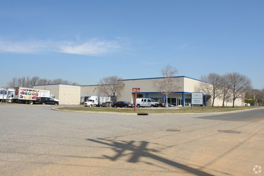 More Photos Of 104 Sunfield Ave, Edison Warehouse For Lease