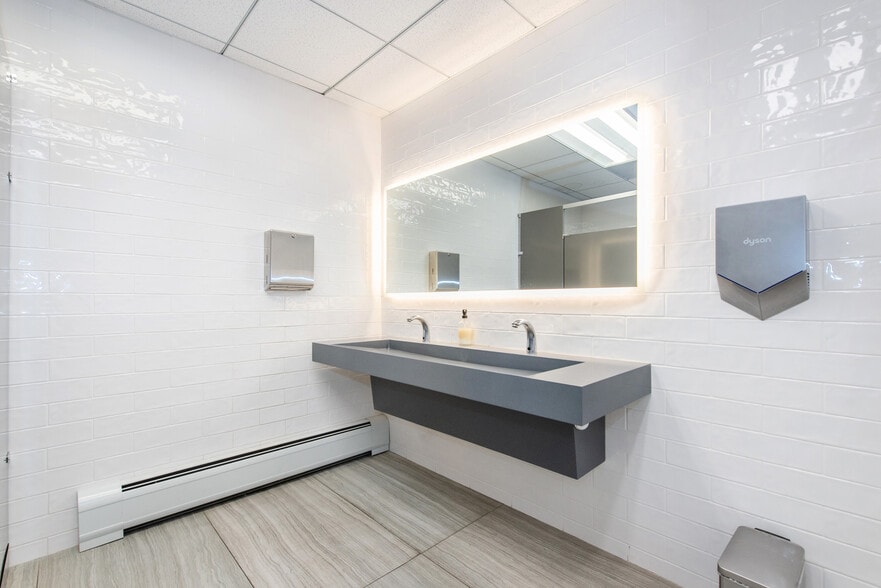 More Photos Of 85 Orient Way, Rutherford Loft Creative Space For Lease