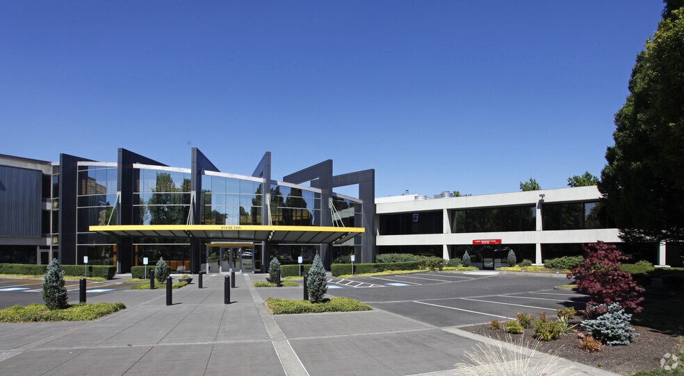 More Photos Of 847-999 NE 19th Ave, Portland Office For Lease