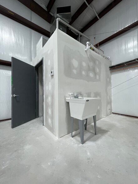 More Photos Of 430 Montclair Ave, Pompton Lakes Industrial For Lease