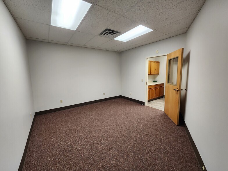 More Photos Of 212 E Manlius St, East Syracuse Freestanding For Lease