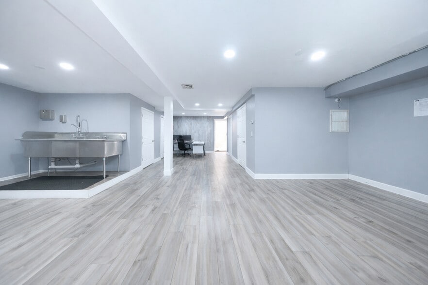 More Photos Of 8510 Bay 16th St, Brooklyn Office For Sale