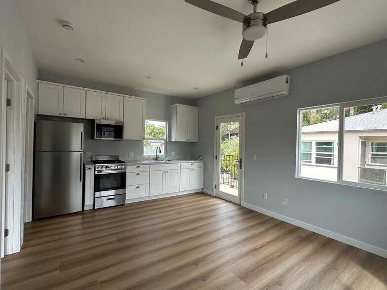 More Photos Of 2689 Reynard Way, San Diego Apartments For Sale