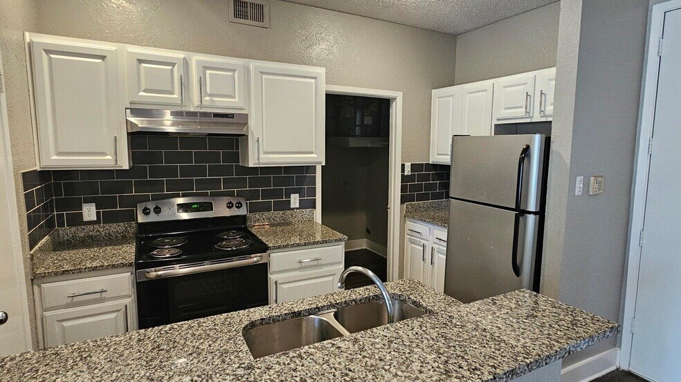 More Photos Of 7570-7610 Skillman St, Dallas Apartments For Sale