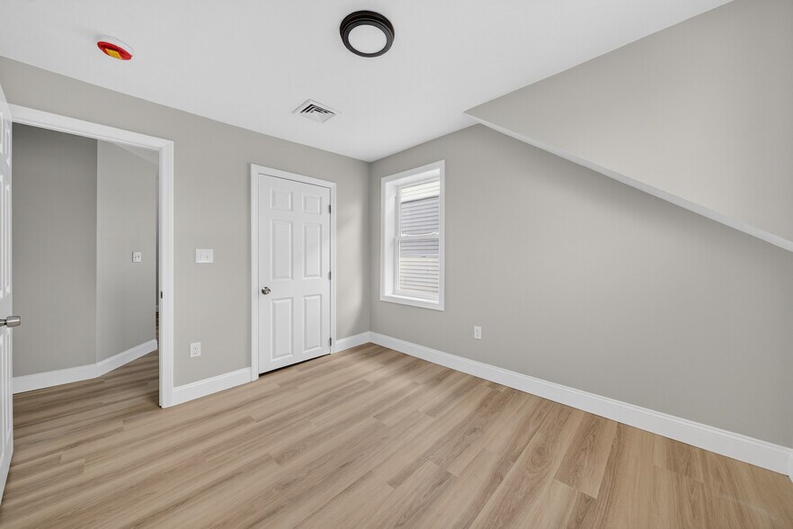 More Photos Of 165 Grant St, Fall River Apartments For Sale