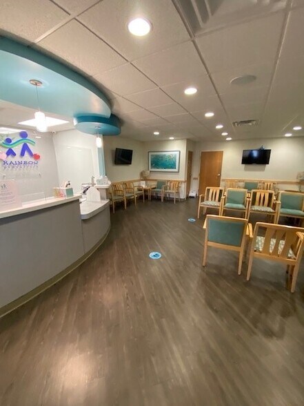 More Photos Of 153 W Main St, New Albany Medical For Lease