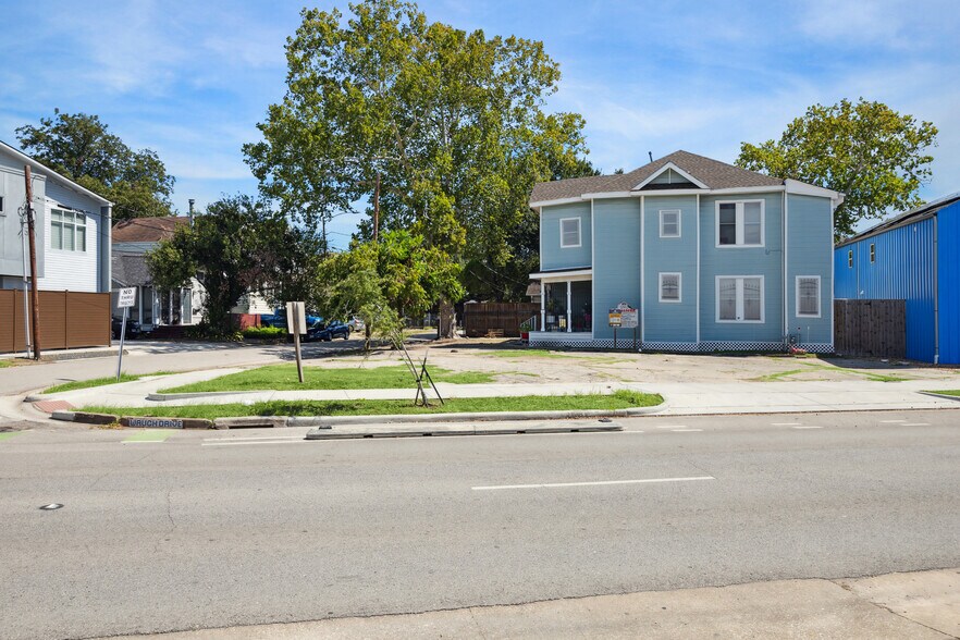 More Photos Of 2100 Waugh Dr, Houston Unknown For Lease