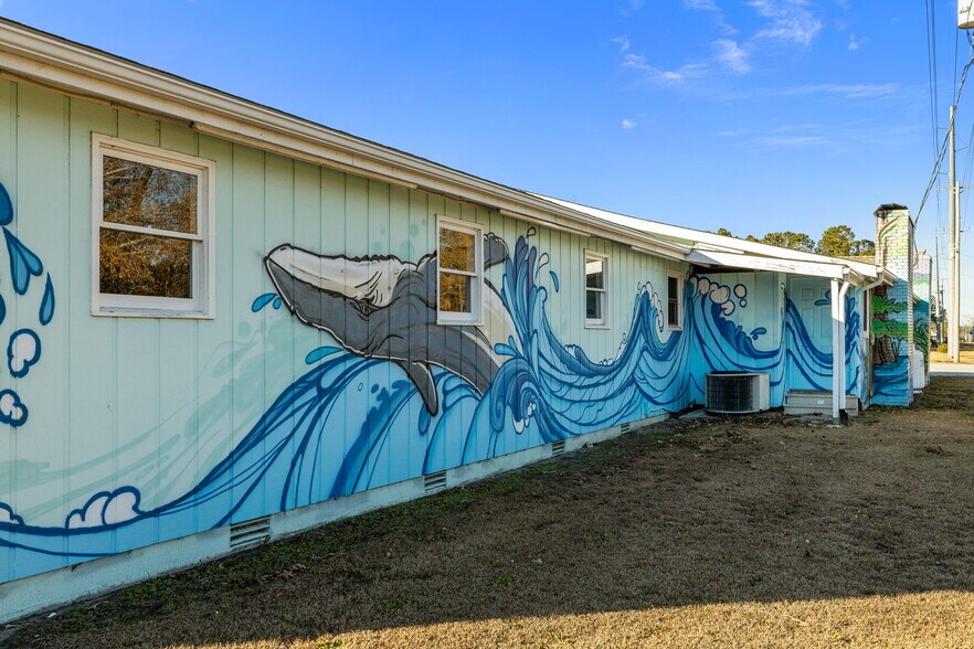 More Photos Of 2383 Hwy 58, Swansboro Restaurant For Sale