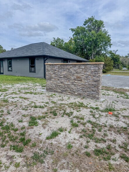 More Photos Of 490 SE 3rd Ave, Lake Butler Office For Lease