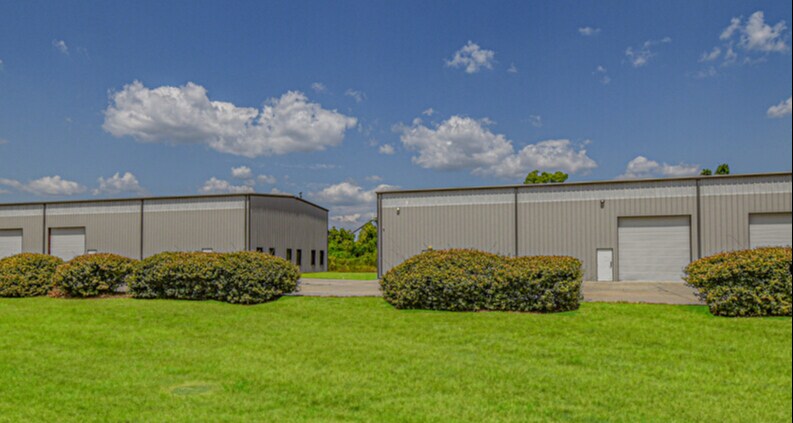 More Photos Of 315 Industrial Park Blvd, Willis Light Manufacturing For Sale