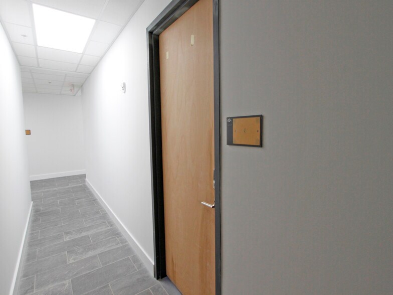 More Photos Of 10450 NW 33rd St, Doral Office For Sale