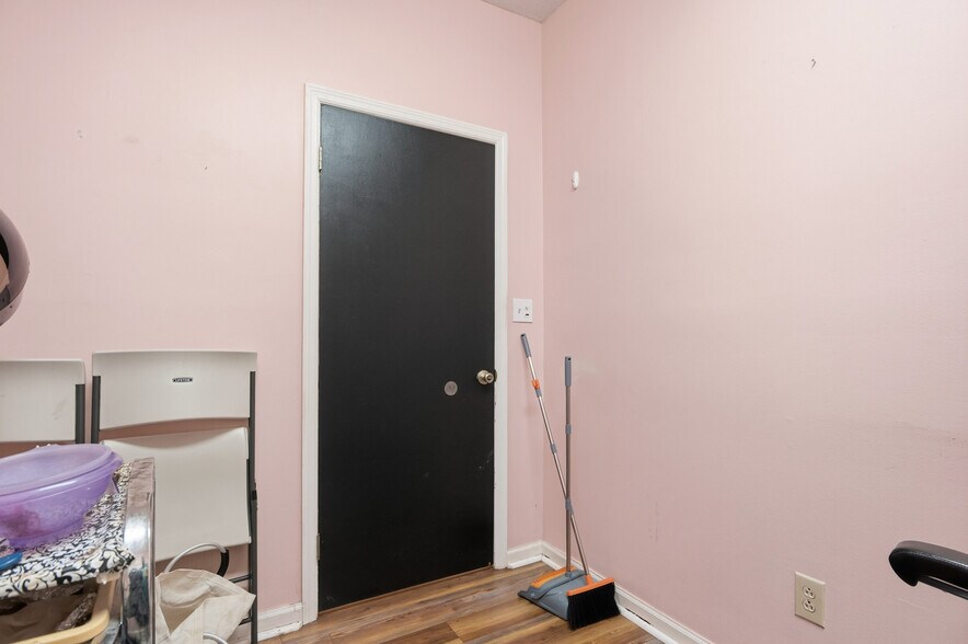 More Photos Of 411 Western Blvd, Jacksonville Medical For Lease