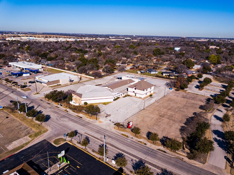 More Photos Of 824 W Pipeline Rd, Hurst Religious Facility For Sale