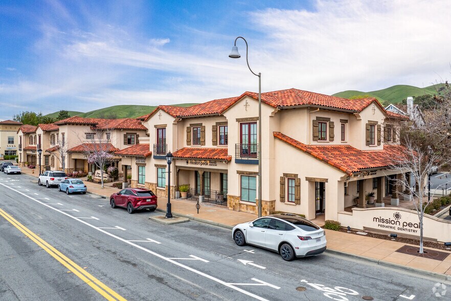 More Photos Of 43430-43480 Mission Blvd, Fremont Freestanding For Lease