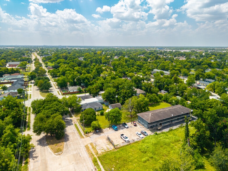 More Photos Of 4613 Cavalcade St, Houston Apartments For Sale