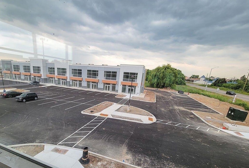 More Photos Of 1038 Garner Rd W, Hamilton General Retail For Lease