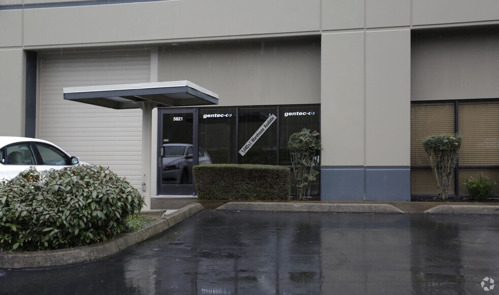 More Photos Of 5805-5835 Jean Rd, Lake Oswego Flex For Lease