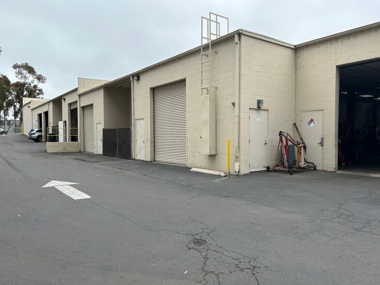 More Photos Of 9545 Kearny Villa Rd, San Diego Showroom For Lease