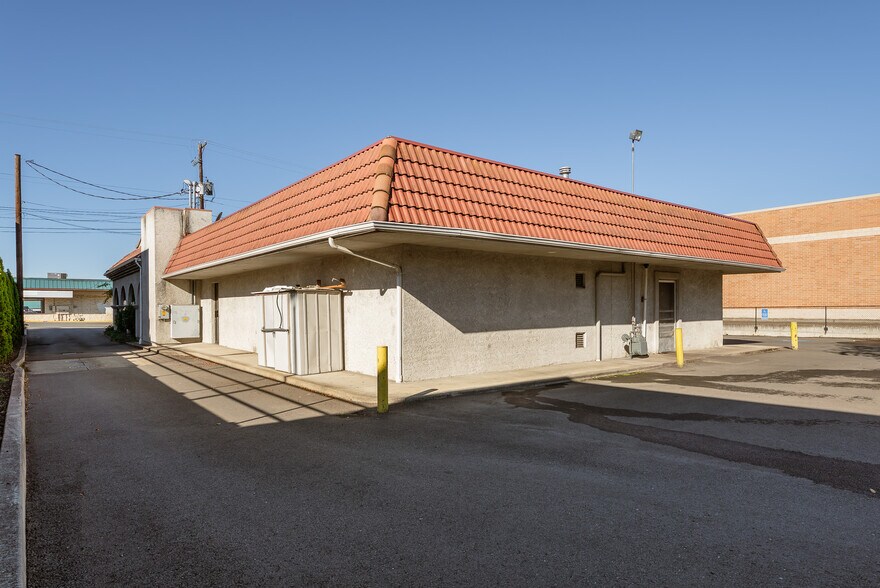 More Photos Of 1347 NE Stephens St, Roseburg Restaurant For Sale
