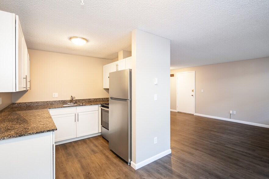 More Photos Of 921 12th Ave SE, Puyallup Apartments For Sale