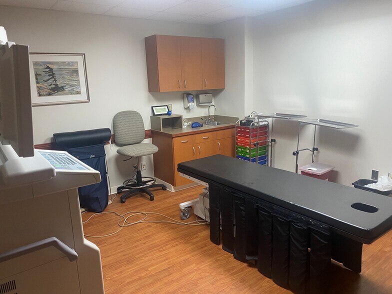 More Photos Of 816 Independence Blvd, Virginia Beach Medical For Lease