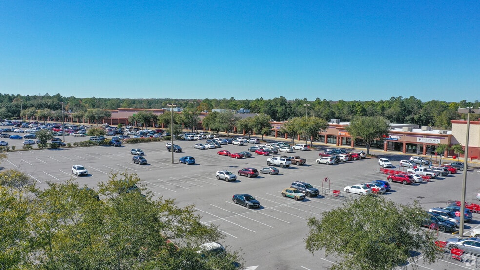 More Photos Of 4329-4391 Commercial Way, Spring Hill General Retail For Lease