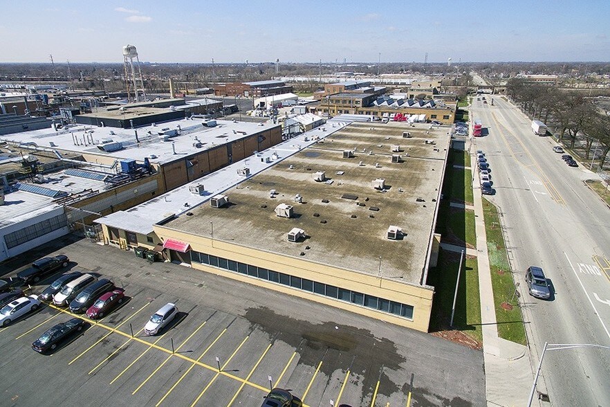 More Photos Of 2600 W Washington Blvd, Bellwood Light Manufacturing For Lease