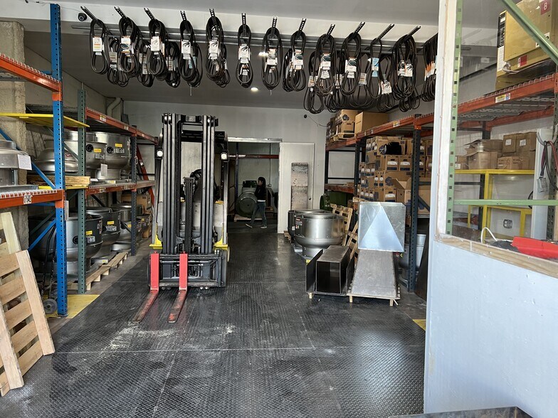 More Photos Of 1370 Frankton St, Rosedale Industrial For Lease