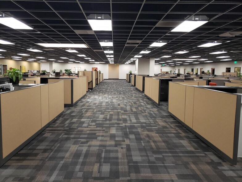 More Photos Of 21540-21622 Plummer St, Chatsworth Office For Lease