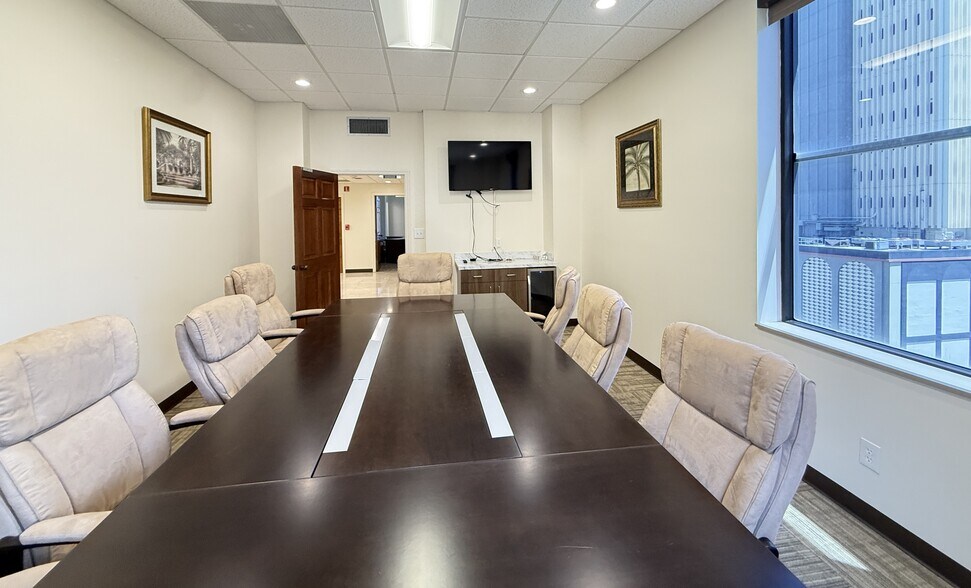 More Photos Of 707 N Franklin St, Tampa Office For Sale