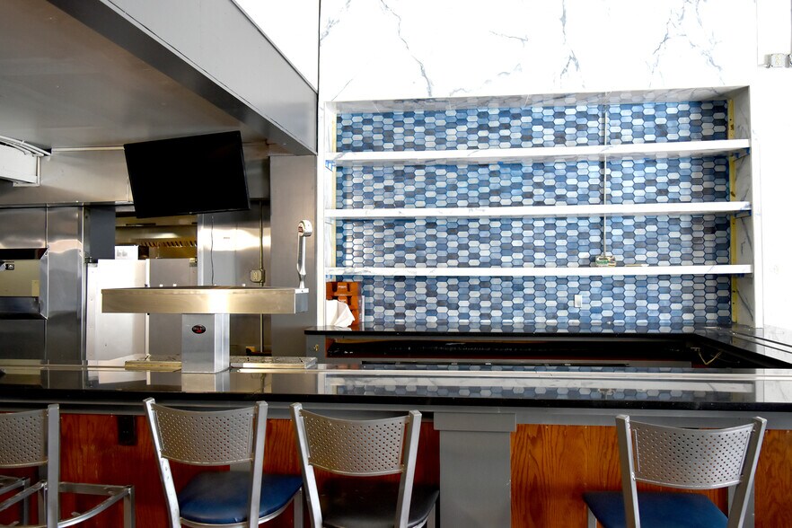 More Photos Of 124 E G.E. Patterson Ave, Memphis Restaurant For Sale