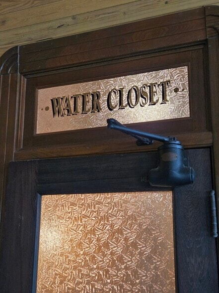 More Photos Of 815-817 Rosedale Dr, New Orleans Office For Sale