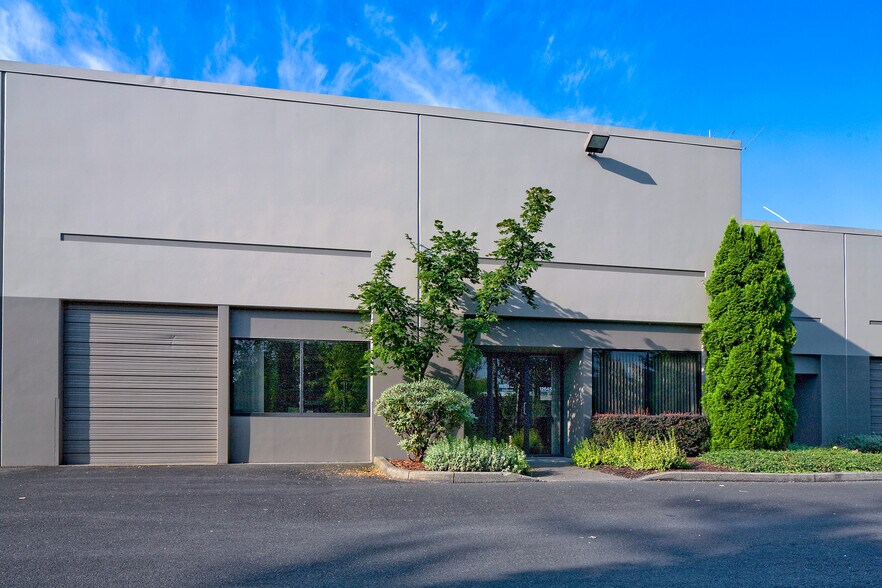 More Photos Of 4900-4916 NE 122nd Ave, Portland Unknown For Lease