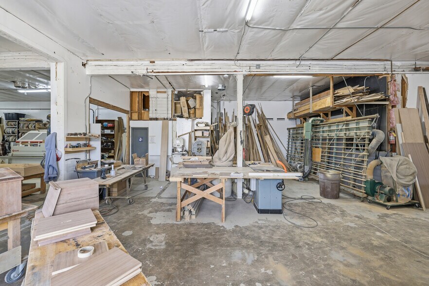 More Photos Of 13900 La Rue St, San Fernando Warehouse For Sale